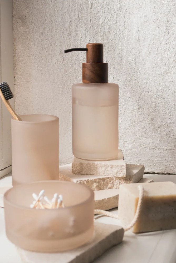 Bézs üveg fürdőszobai rendszerező vattakorongokhoz Modest – Mette Ditmer Denmark