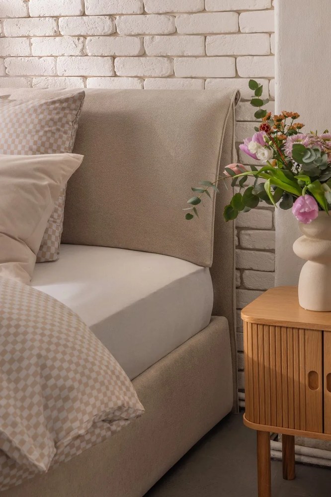 Bézs kárpitozott ágyneműtartós franciaágy ágyráccsal 180x200 cm Thessa Pillow – Bonami Selection