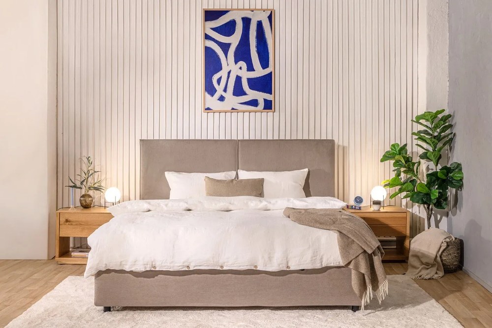 Szürkésbarna kárpitozott ágyneműtartós franciaágy ágyráccsal 160x200 cm Myra Bold – Bonami Selection