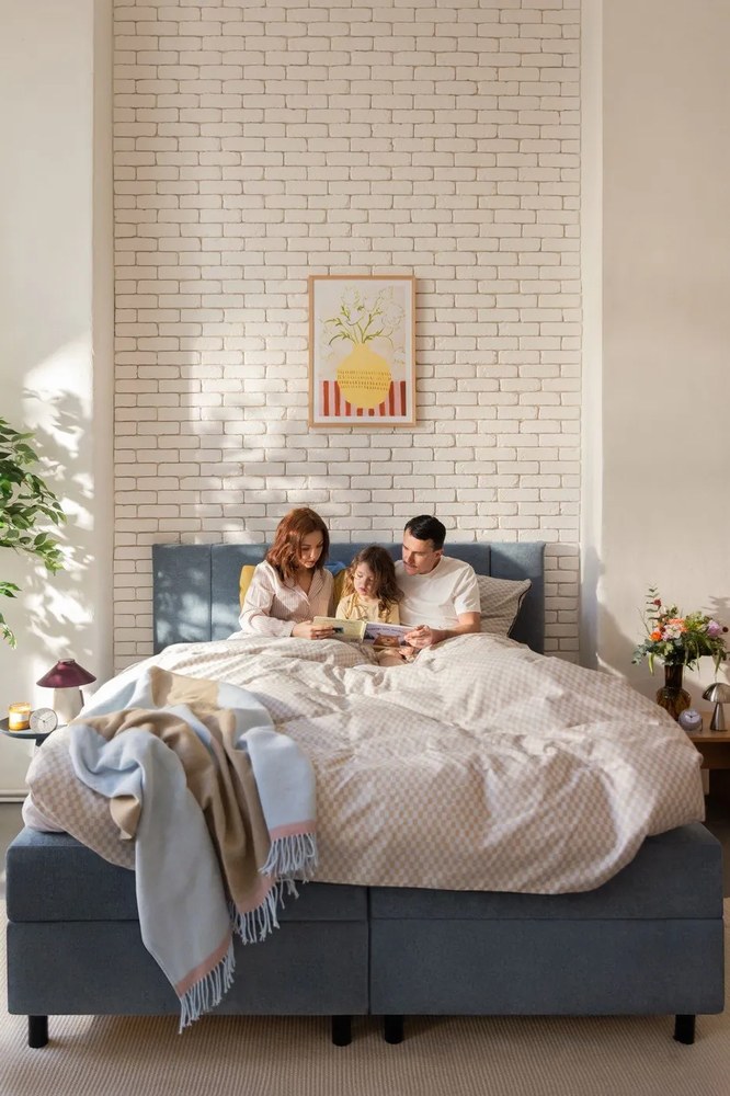 Kék ágyneműtartós boxspring ágy 180x200 cm Elva Bold Line – Bonami Selection