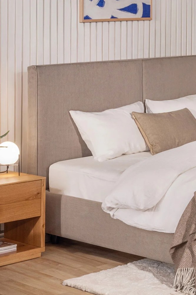 Szürkésbarna kárpitozott ágyneműtartós franciaágy ágyráccsal 160x200 cm Myra Bold – Bonami Selection