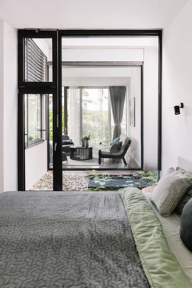 Drum fekete tölgyfa dohányzóasztal, ø 83 cm - Woodman