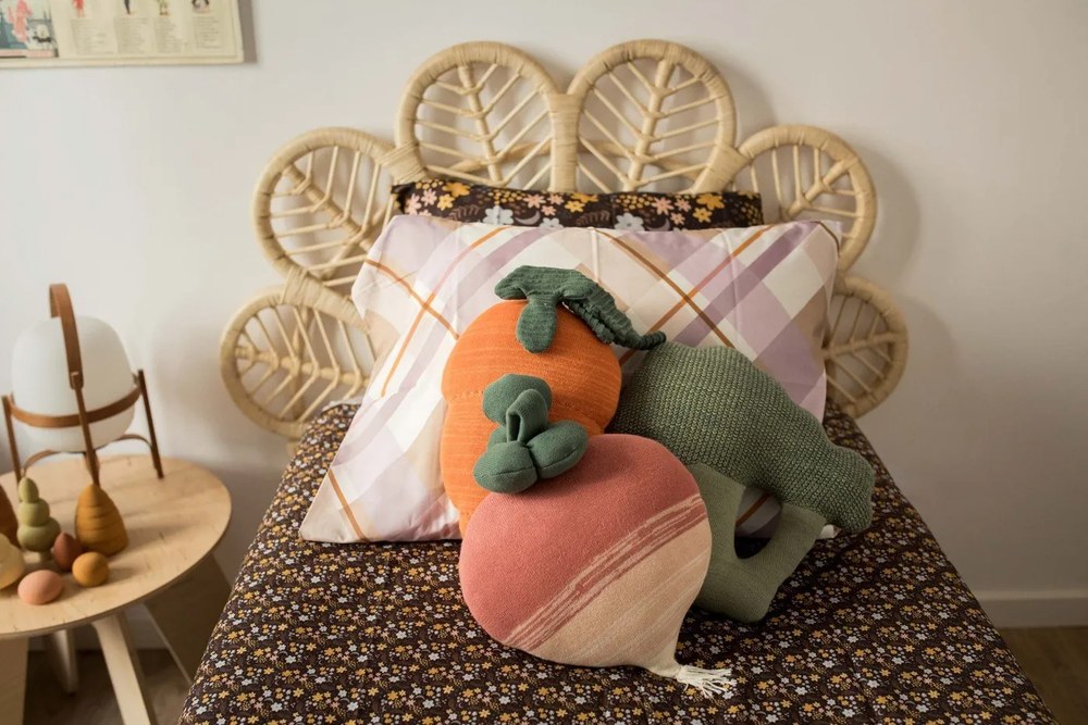 Gyerek párna Cathy the Carrot – Lorena Canals