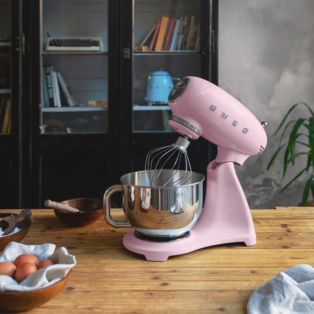 Rózsaszín konyhai robotgép Retro Style – SMEG