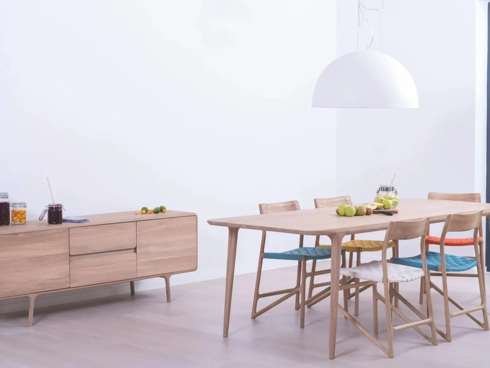 Fawn étkezőszék tömör tölgyfából, fehér ülőrésszel - Gazzda