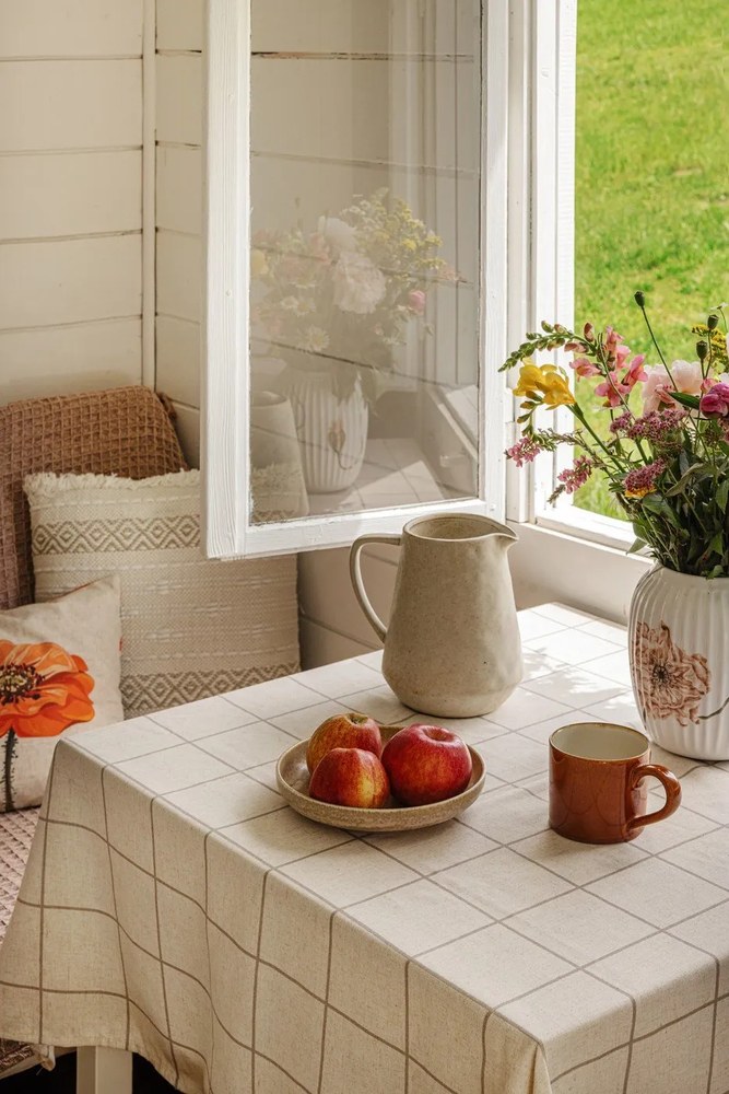 Poppy fehér porcelán váza, magasság 21 cm - Kähler Design