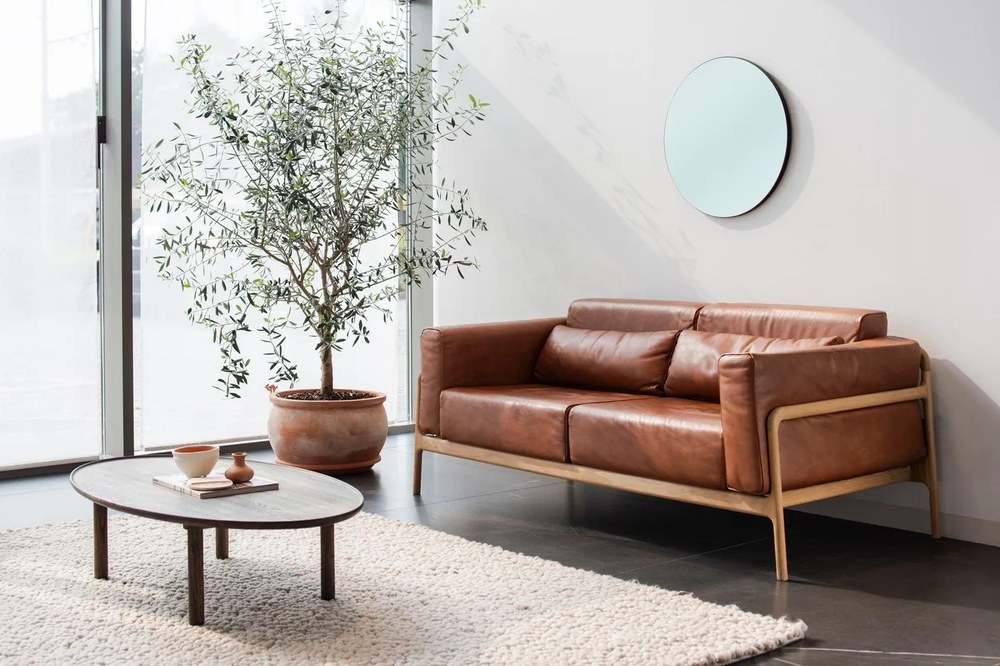 Fawn konyakbarna kanapé bivalybőrből, tömör tölgyfa szerkezettel, 210 cm - Gazzda