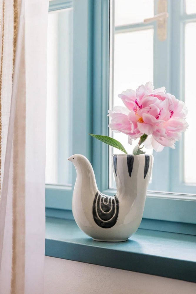 Krémszínű agyagkerámia kézzel festett váza (magasság 19 cm) Trudy – Bloomingville