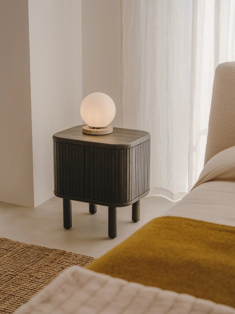 Fehér asztali lámpa üveg búrával (magasság 22 cm) Malachi – Kave Home