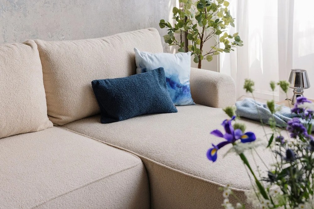 Bézs buklé kinyitható sarokkanapé (jobb oldali) Quinoa – Bonami Selection