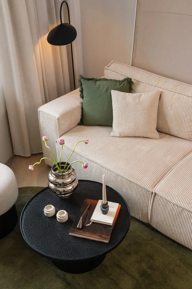 Ezüstszínű üveg kézzel készített váza (magasság 24 cm) Zorya – Bloomingville