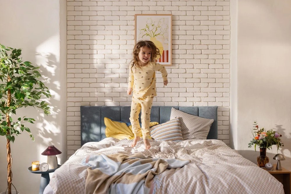 Kép 52x72 cm Yellow Vase – Malerifabrikken