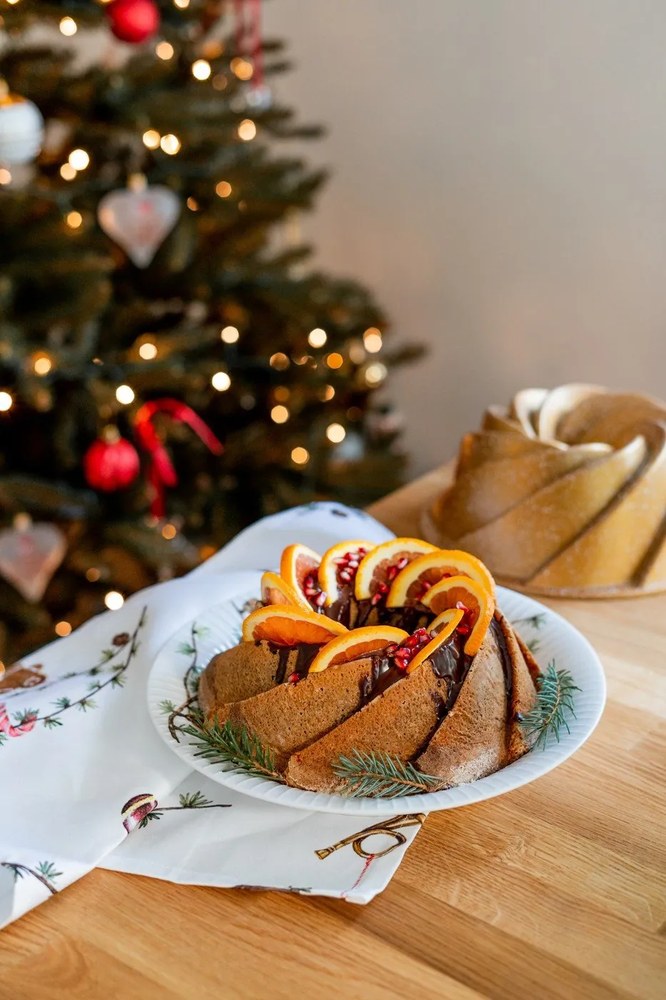 Rosa aranyszínű öntött alumínium sütőforma - Bonami Selection