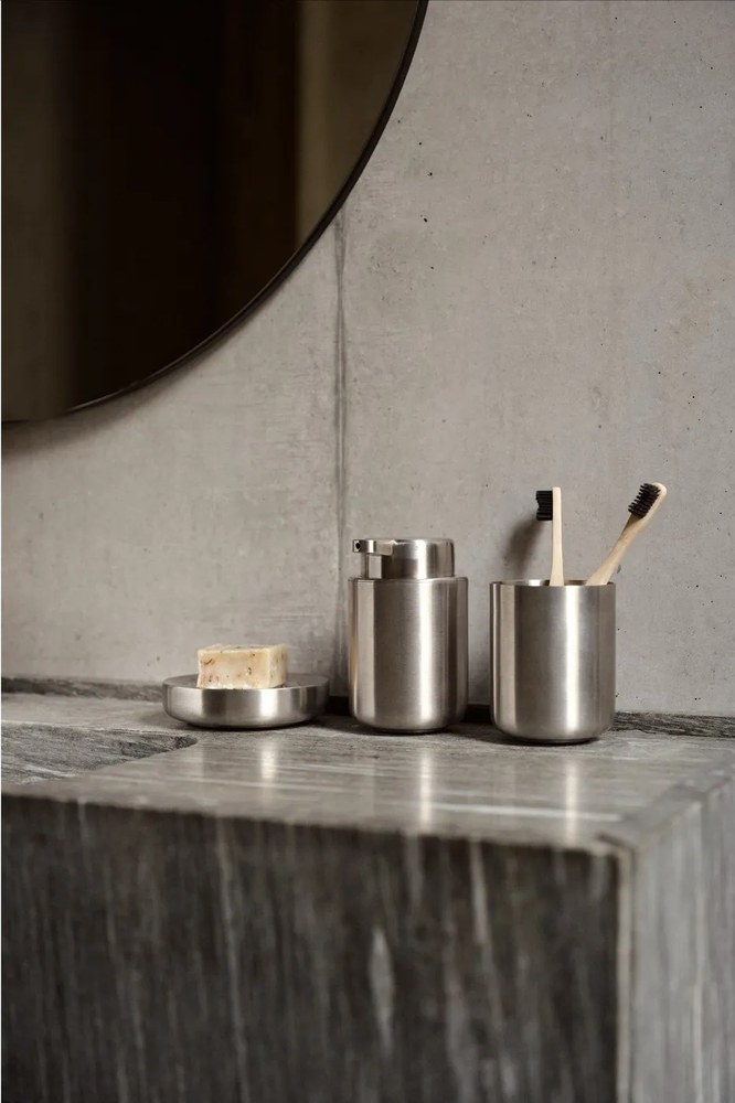 Matt ezüstszínű rozsdamentes acél szappanadagoló 250 ml Ume Steel – Zone