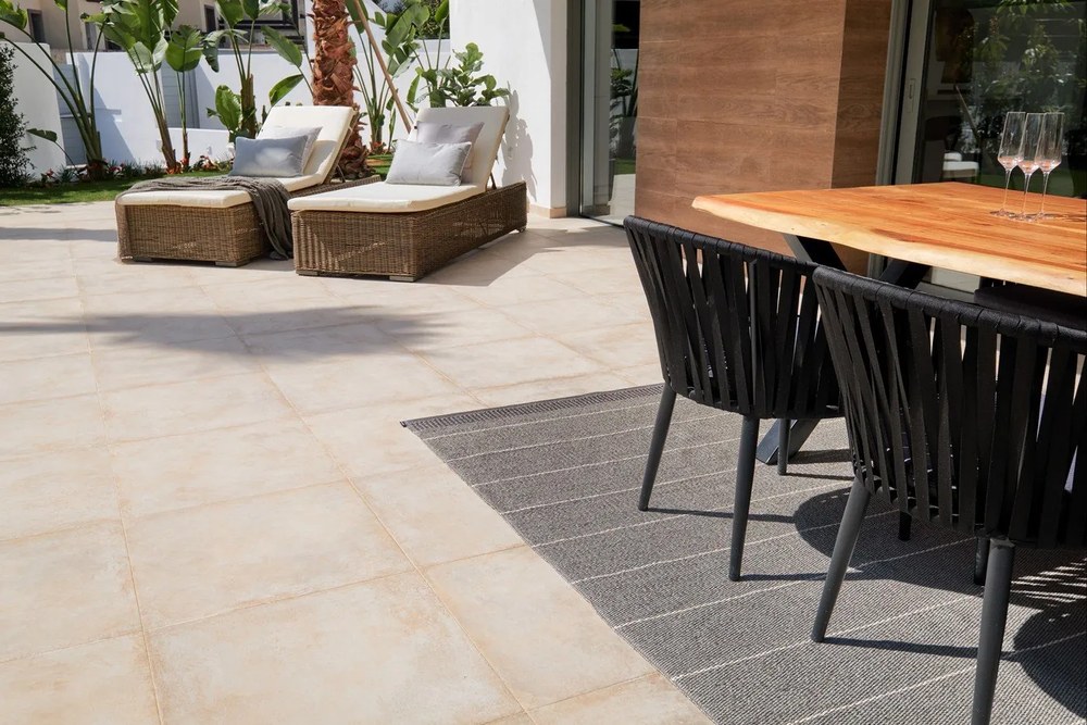 Szürke kültéri-beltéri szőnyeg 140x200 cm Belle Concrete – Pappelina