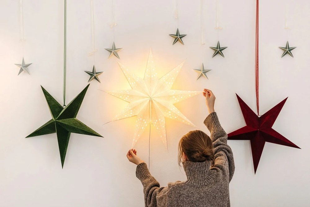 Fehér fénydekoráció karácsonyi mintával ø 75 cm Solvalla – Markslöjd