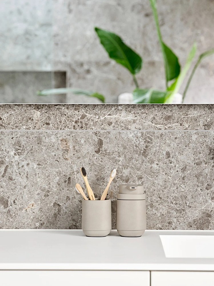 Bézs beton szappanadagoló Time – Zone