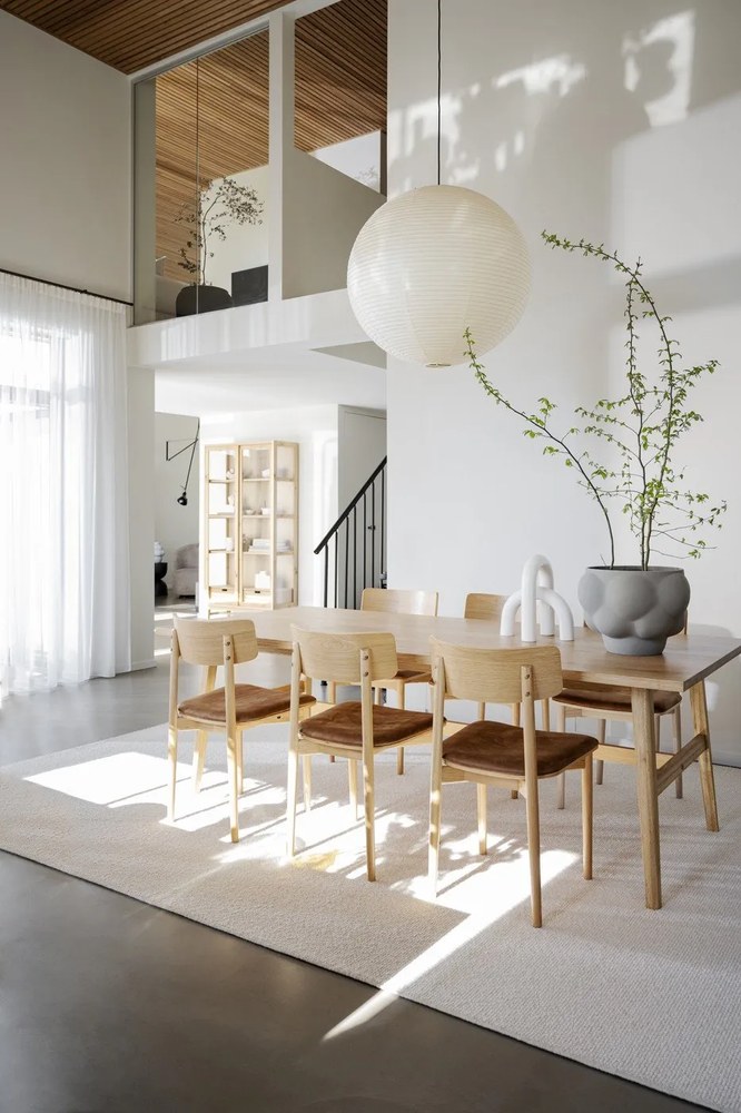 Natúr színű étkezőasztal tölgyfa dekorral 100x220 cm Plainfield – Rowico