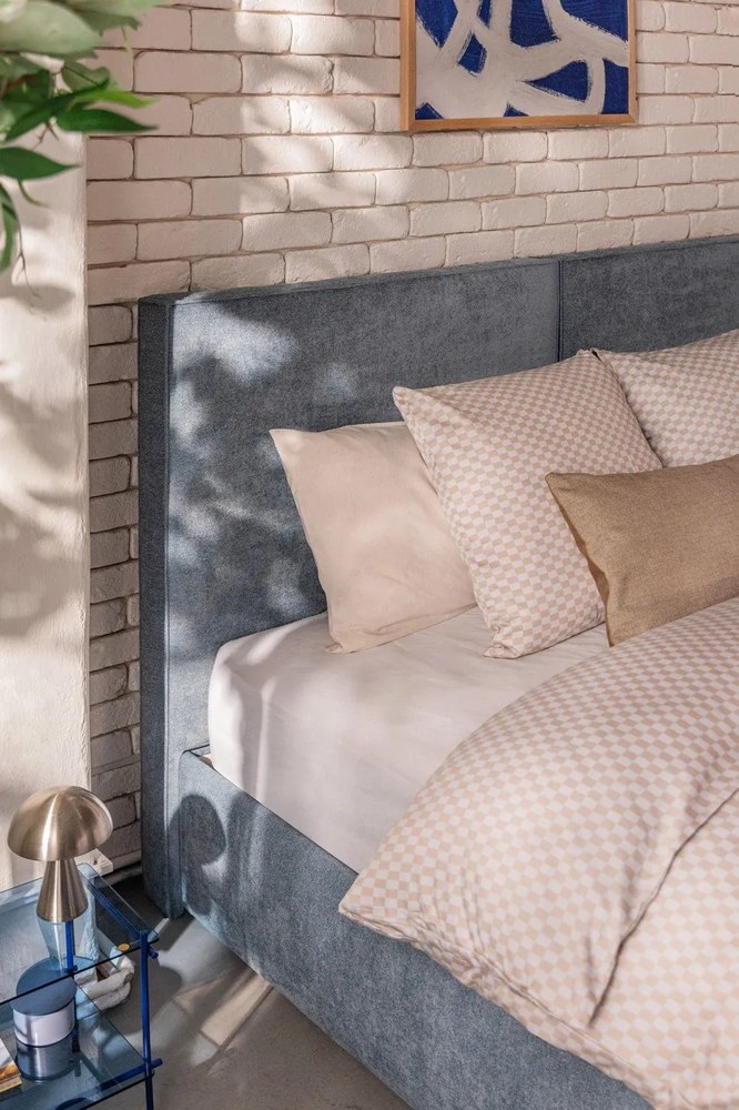 Tárolóasztal üveg asztallappal Niche – Hübsch