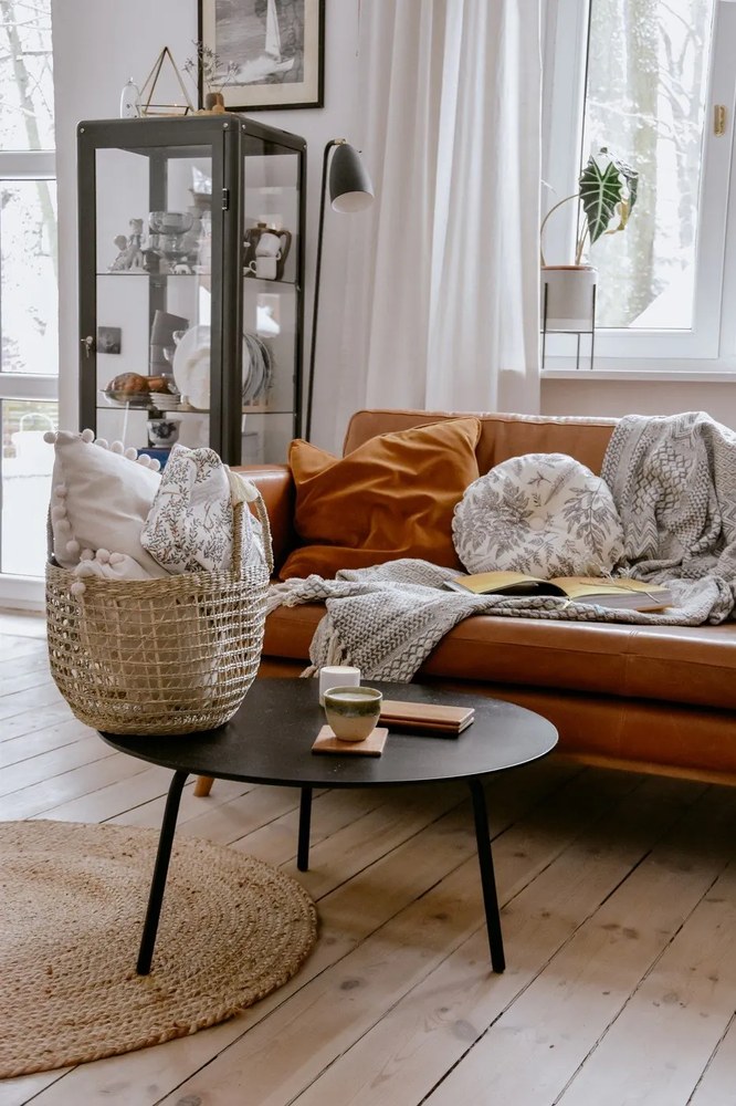 Fawn konyakbarna kanapé bivalybőrből, tömör tölgyfa szerkezettel, 180 cm - Gazzda