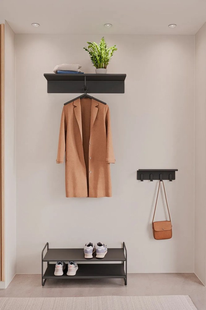 Fekete acél cipőtartó állvány 33x33x80 cm A-Shoe – Zone