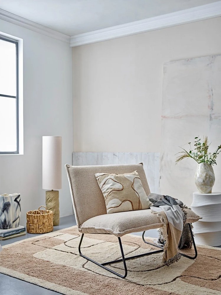 Natúr színű állólámpa textil búrával (magasság 110 cm) Payah – Bloomingville