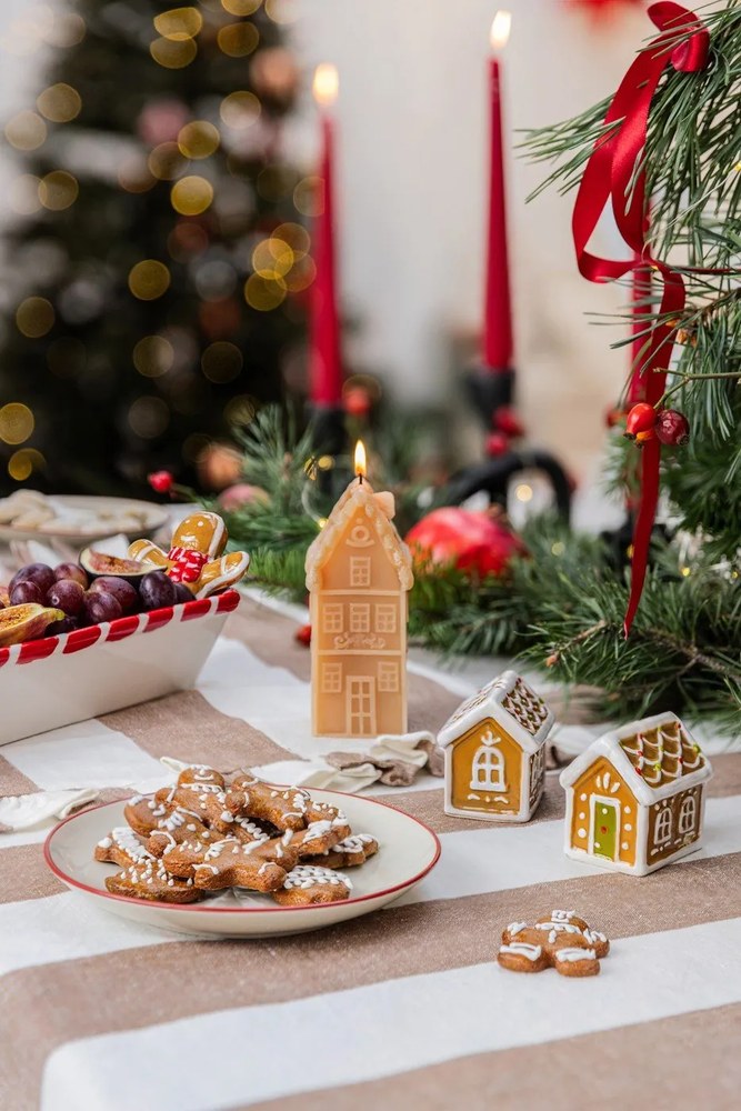 Krémszínű agyagkerámia desszertes tányér készlet karácsonyi mintával, 2 db-os, ø 16 cm Jolly – Bloomingville