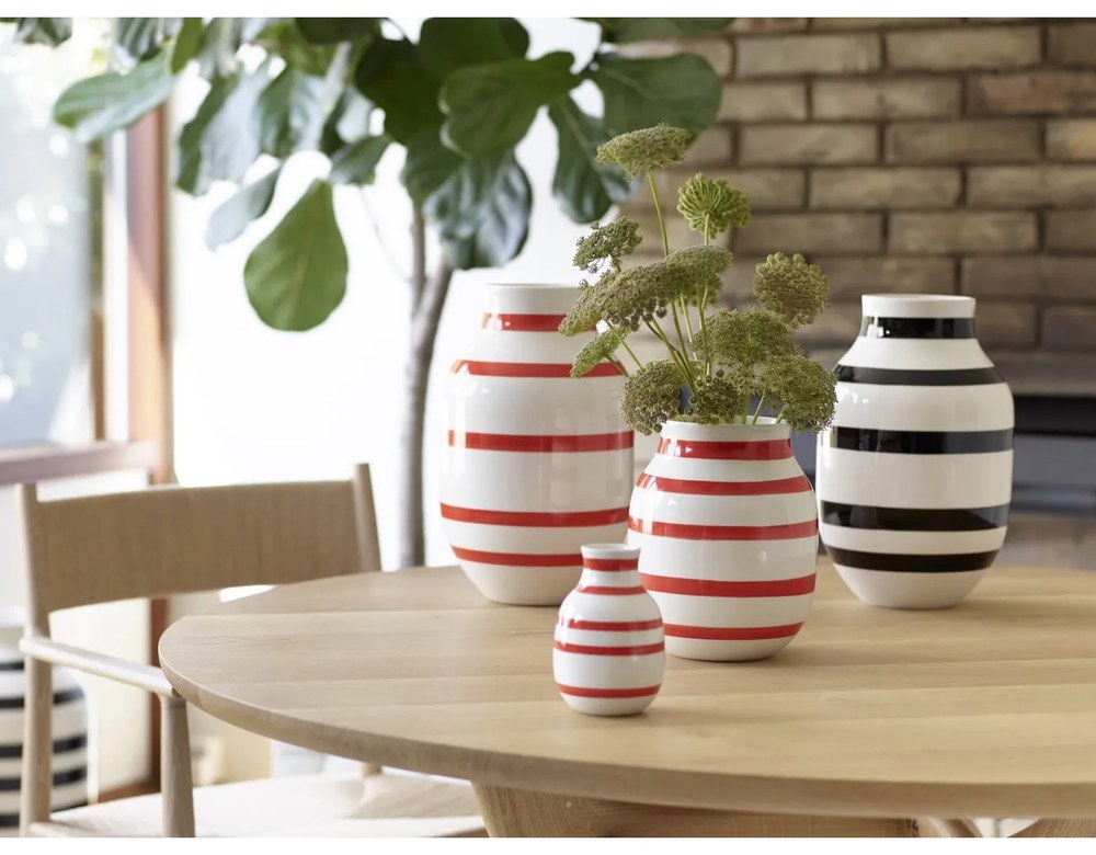 Omaggio fekete-fehér agyagkerámia váza, magasság 30,5 cm - Kähler Design