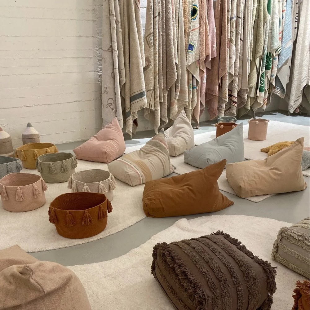 Krémszínű gyerek babzsák Cleo Multi Stripe – Lorena Canals