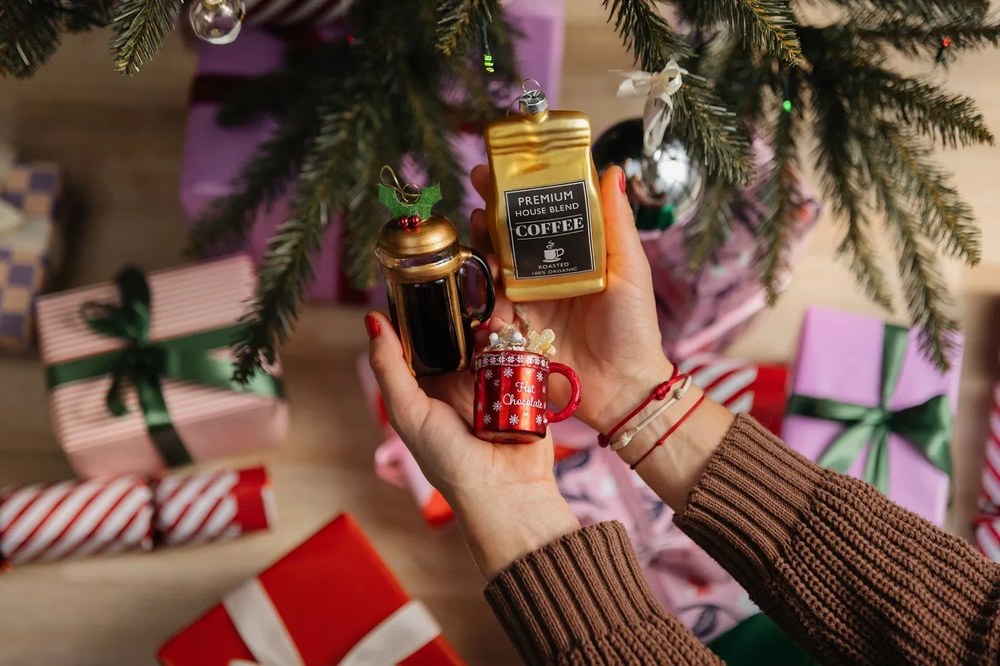 Üveg kézzel készített karácsonyfadísz ø 5,5 cm Christmas Cafetiere – Sass &amp; Belle