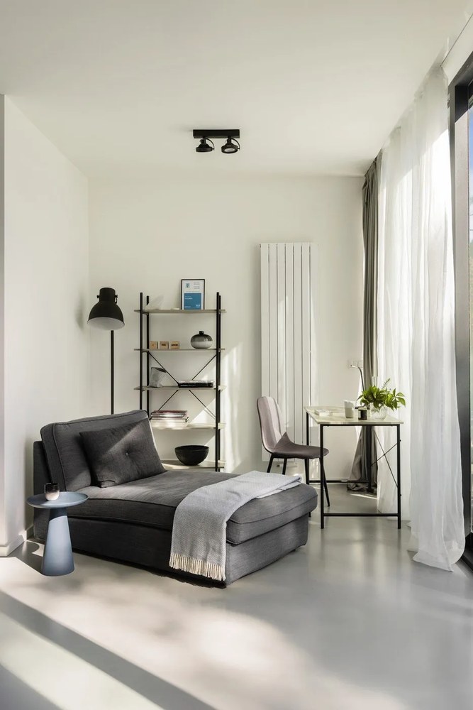 Ringar kék alumínium tárolóasztal, ø 39,5 cm - White Label