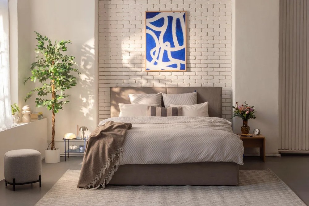 Szürke kárpitozott ágyneműtartós franciaágy ágyráccsal 180x200 cm Thessa Bold – Bonami Selection