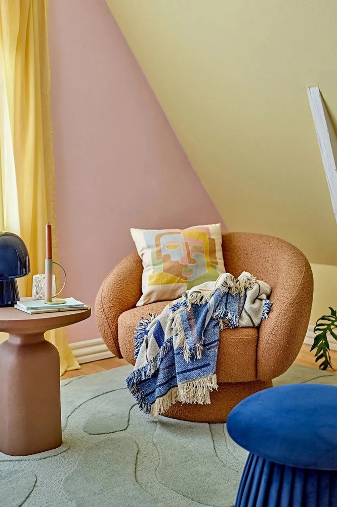 Sötétkék puff Roberta – Bloomingville