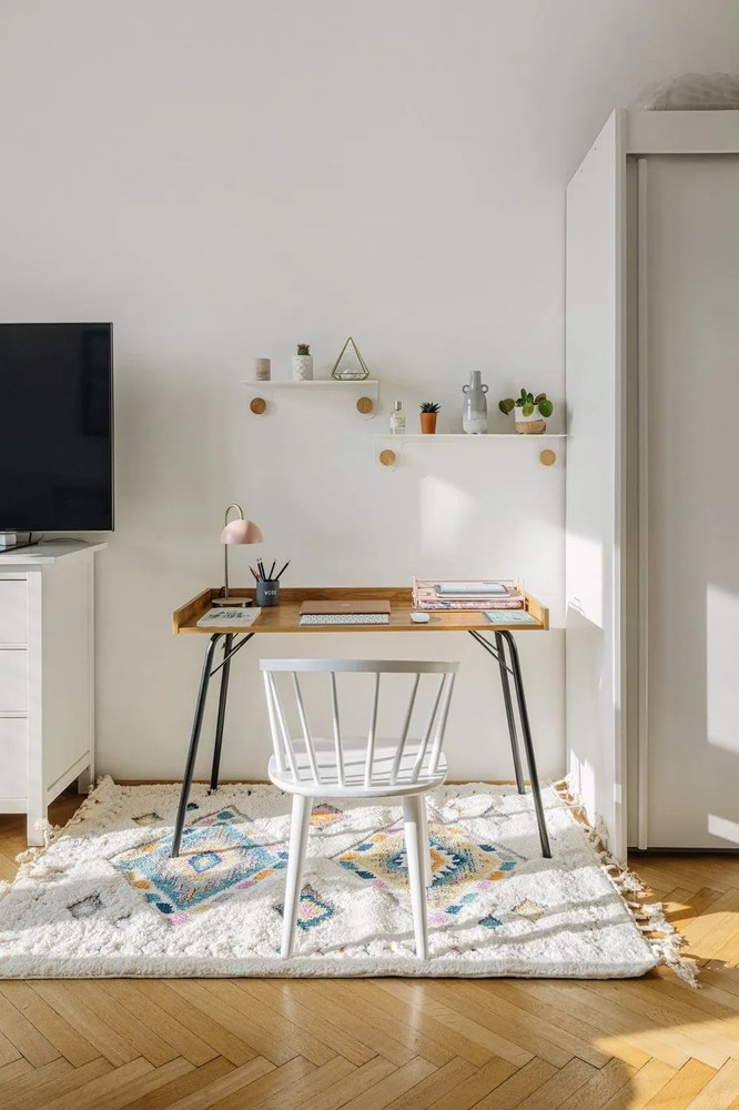 Hook fehér fali polc 2 akasztóval, hosszúság 50 cm - Gazzda