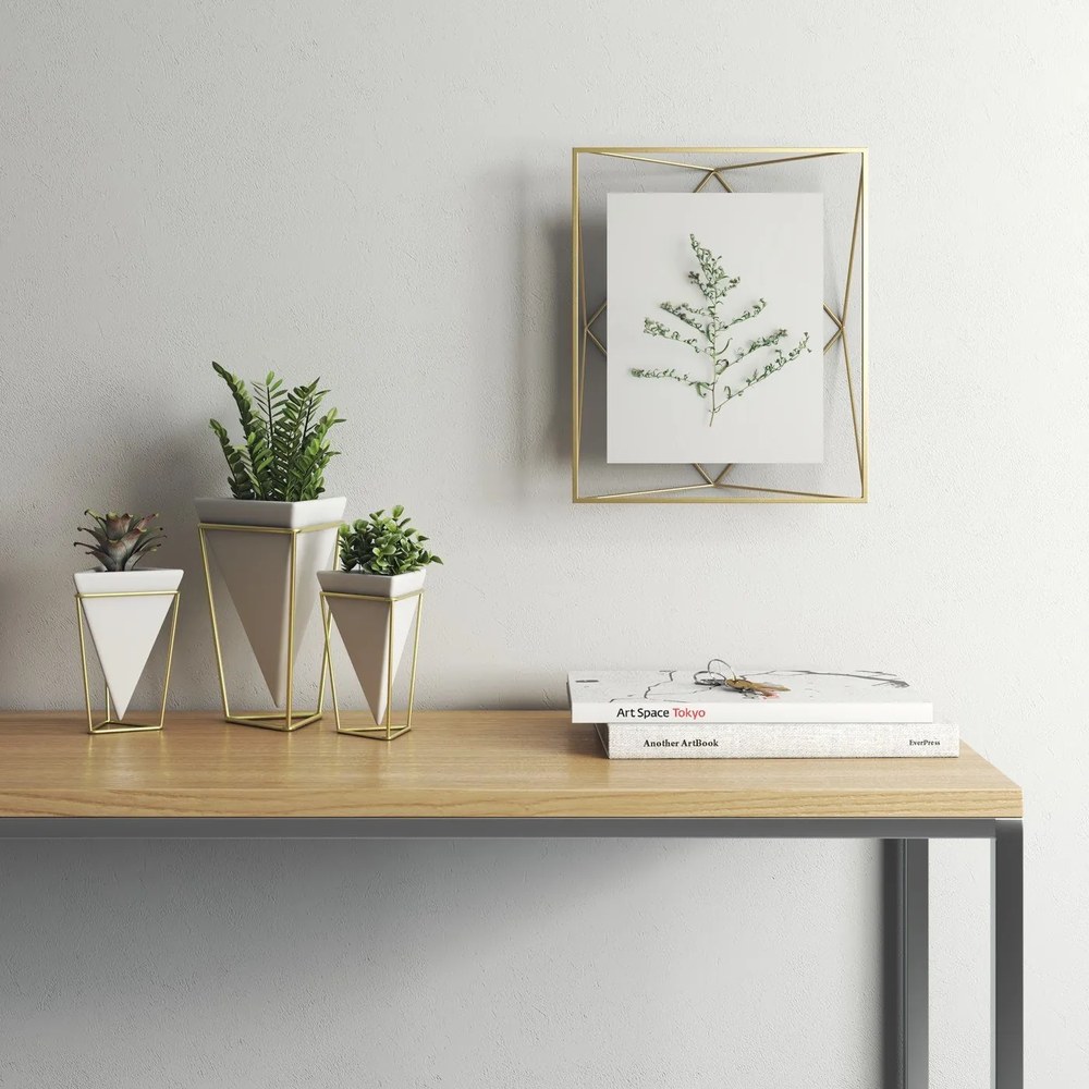 Aranyszínű fém álló-fali képkeret 25x30 cm Prisma – Umbra