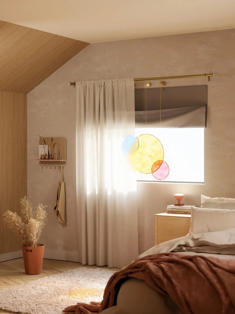 Fehér-natúr színű bükkfa fali fogas polccal Estique – Umbra