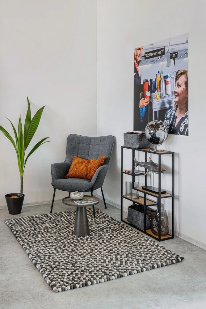 Fekete-natúr színű fali könyvespolc tölgyfa dekorral 75x91 cm Seaford – Actona