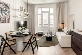 Ezüstszínű üveg kézzel készített váza (magasság 24 cm) Zorya – Bloomingville