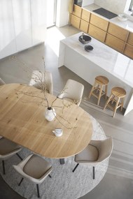 Natúr színű kerek bővíthető étkezőasztal tölgyfa dekorral ø 135 cm Maddock – Rowico