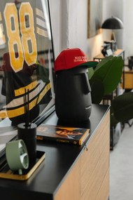 Fekete-natúr színű alacsony komód tölgyfa dekorral 120x82 cm Seaford – Actona