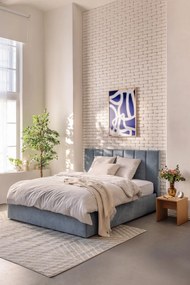 Kék kárpitozott ágyneműtartós franciaágy ágyráccsal 180x200 cm Thessa Bold Line – Bonami Selection