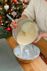 Rosa aranyszínű öntött alumínium sütőforma - Bonami Selection