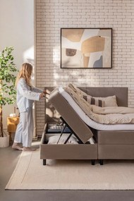 Natúr színű éjjeliszekrény tölgyfa dekorral Langley – Actona