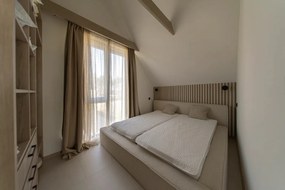 Bézs kárpitozott franciaágy tárolóhellyel, ágyráccsal 180x200 cm Arendal – Cosmopolitan Design