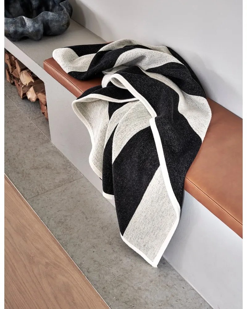 Fekete-fehér gyapjúkeverék takaró 140x180 cm Bob Black Vanilla – Pappelina