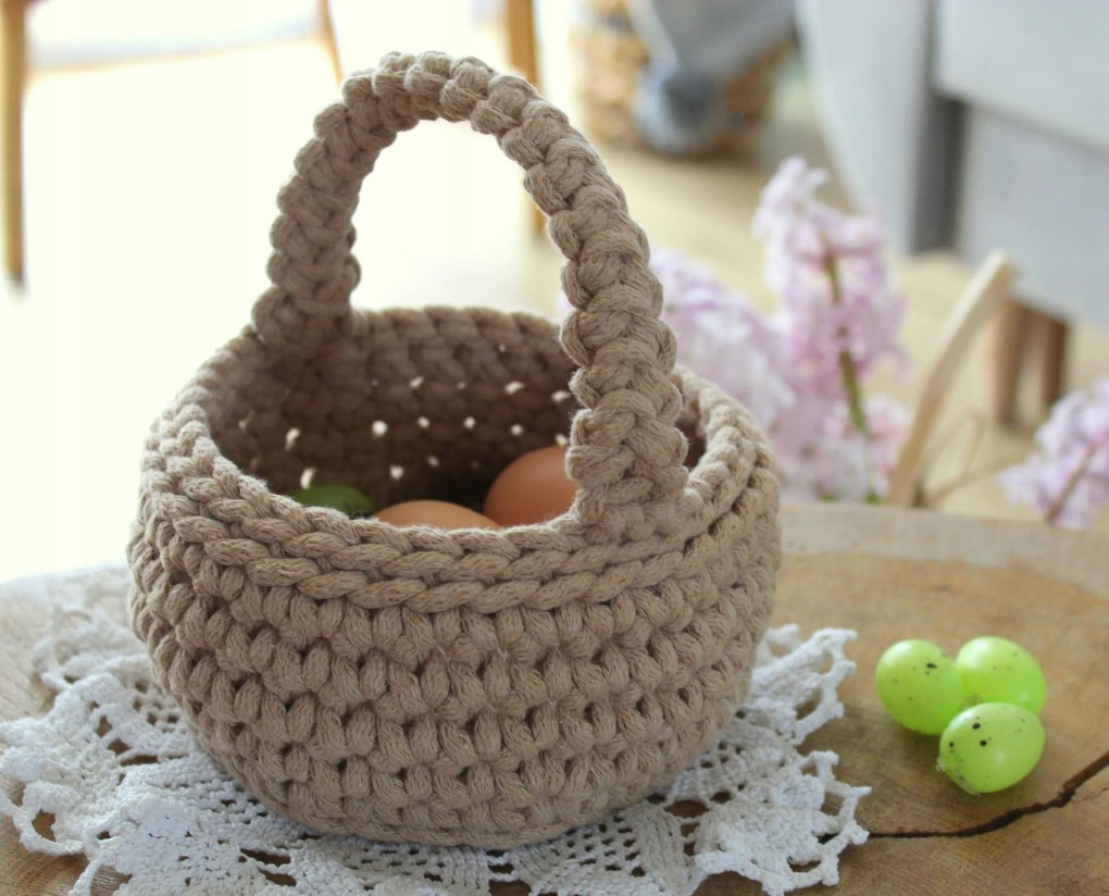 Húsvéti horgolt kosár gyerekeknek homokszínű Bézs zsinórból