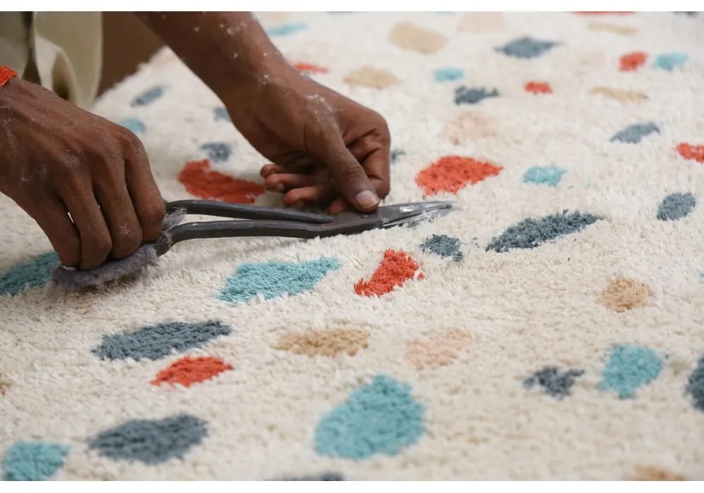 Krémszínű mosható kézi szövésű pamut szőnyeg 140x200 cm Terrazzo Marble – Lorena Canals