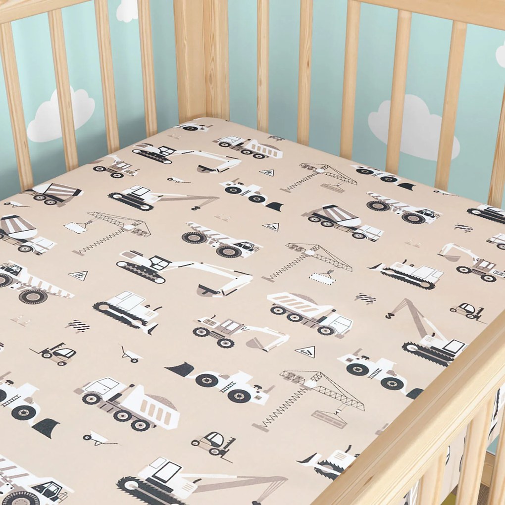 Goldea gyerek körgumis pamut lepedő kiságyba - teherautók és markolók bézs alapon 60 x 120 cm