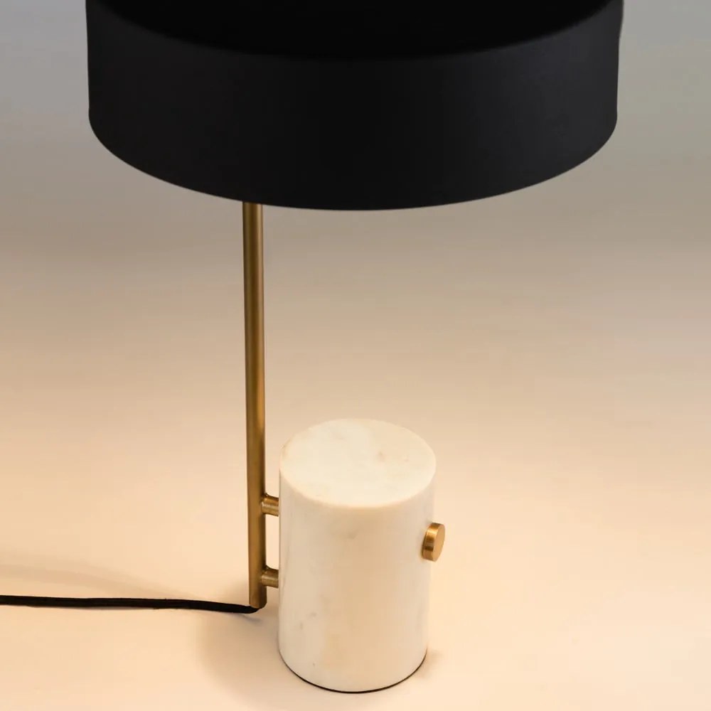 Fehér-fekete asztali lámpa fém búrával (magasság 53 cm) Phant – Kave Home