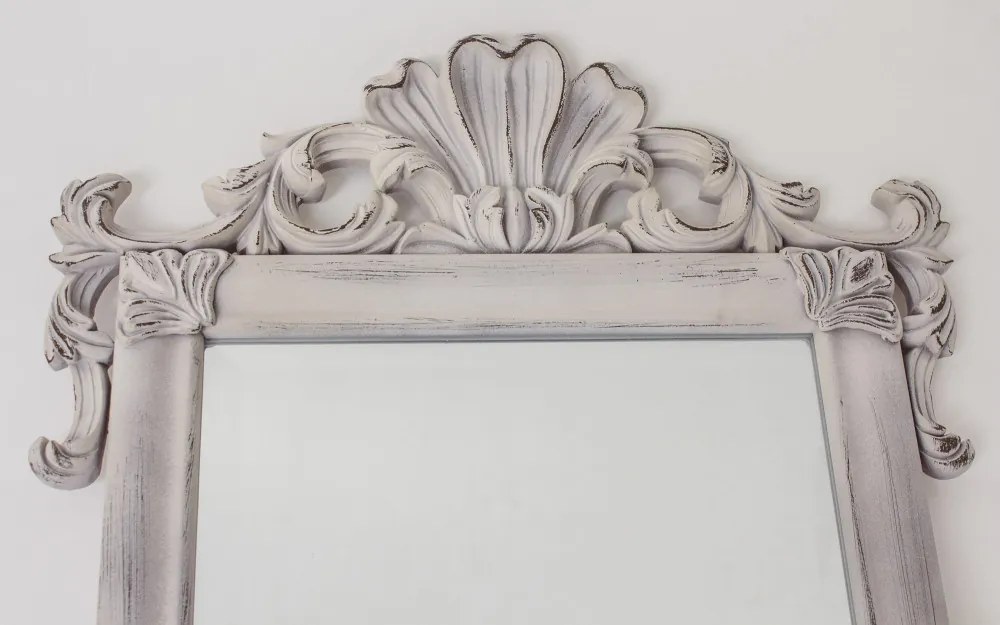 Romantikus stílusú keskeny fali tükör koptatott fehér vintage fa keretben 155x38x3cm